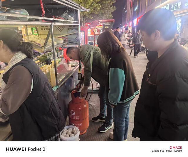 燃气餐饮用户夜查 筑牢城市安全防线